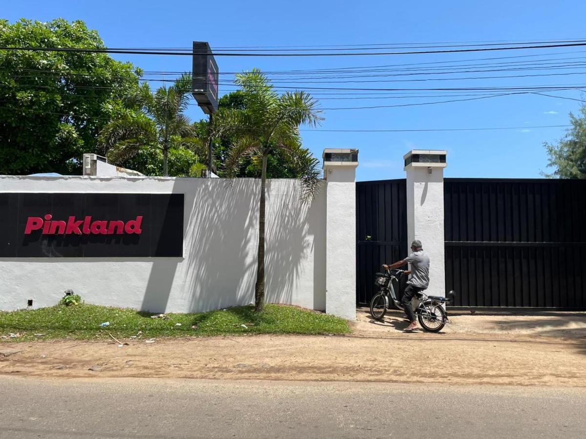 Pink Land Hotel Beruwala Buitenkant foto